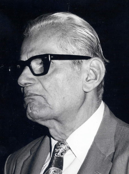 Antonio  Béguez  César